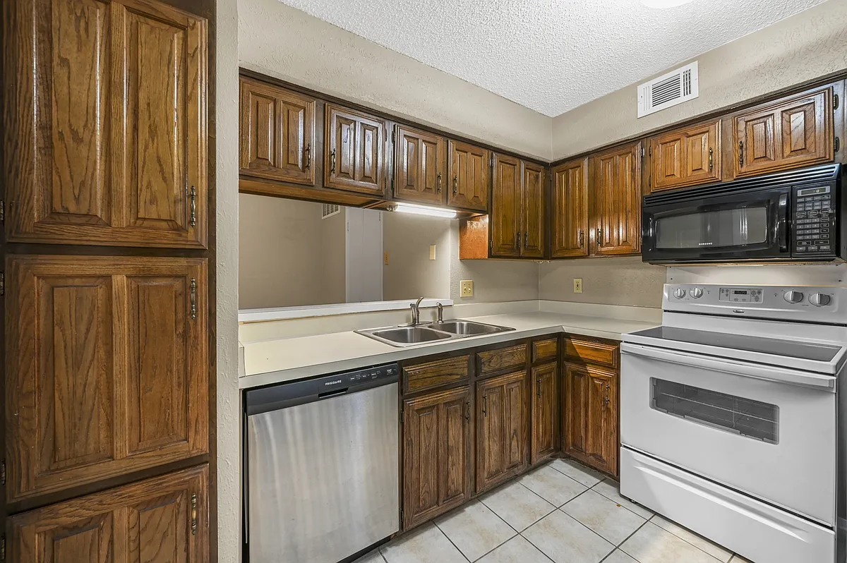 Building Photo - 14800 Enterprise Dr #22D-1