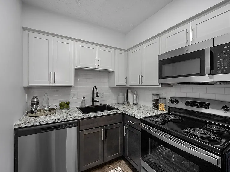 Millcroft Apartments — Photo 8