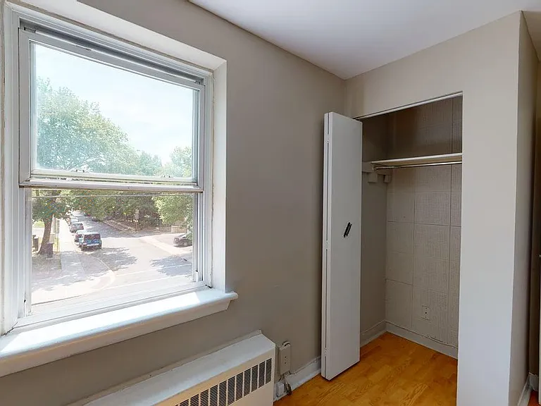 217 Laurier Ave E #6 — Photo 15