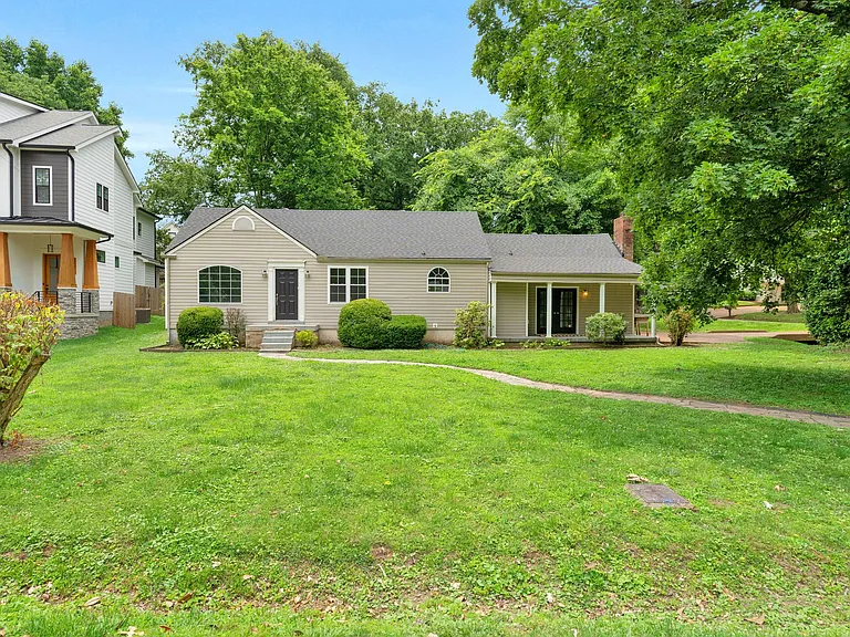 4007 Auburn Ln — Photo 2
