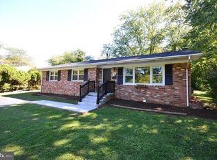 906 Ballou St, Herndon, VA 20170