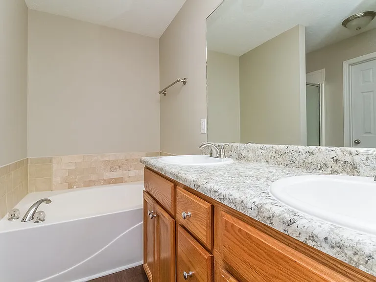 1449 Westview Dr — Photo 10