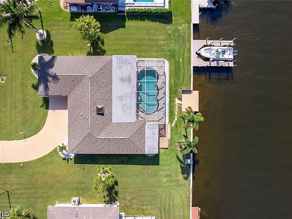 4th image of 1640 SE 40th St