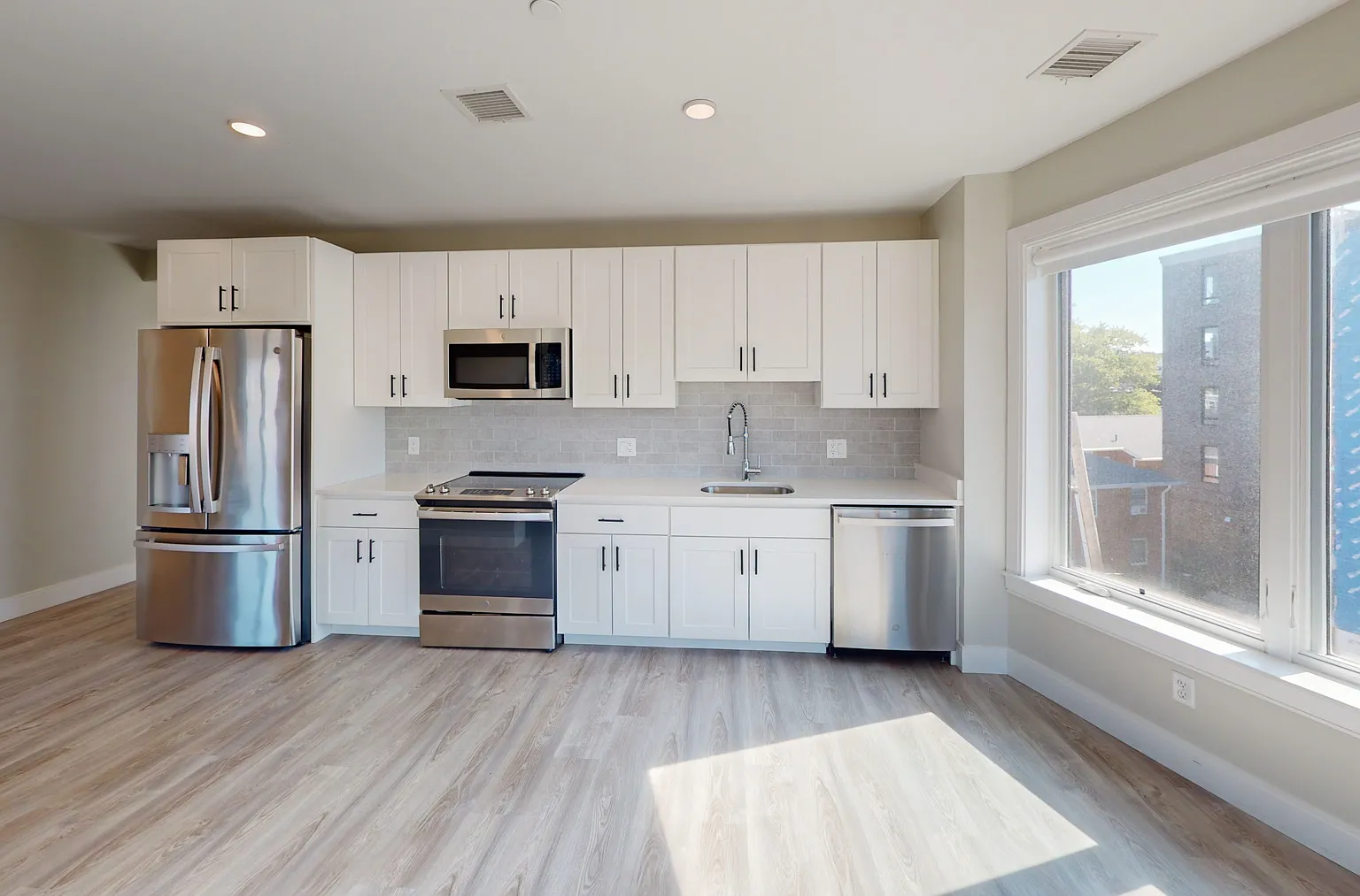 2 bed, 885 sqft, $3,650 — Photo 1
