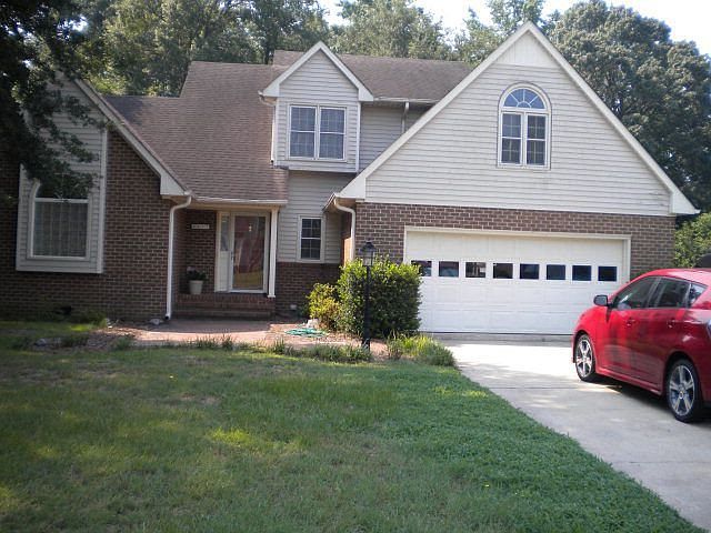 1st image of 2431 Pineridge Dr