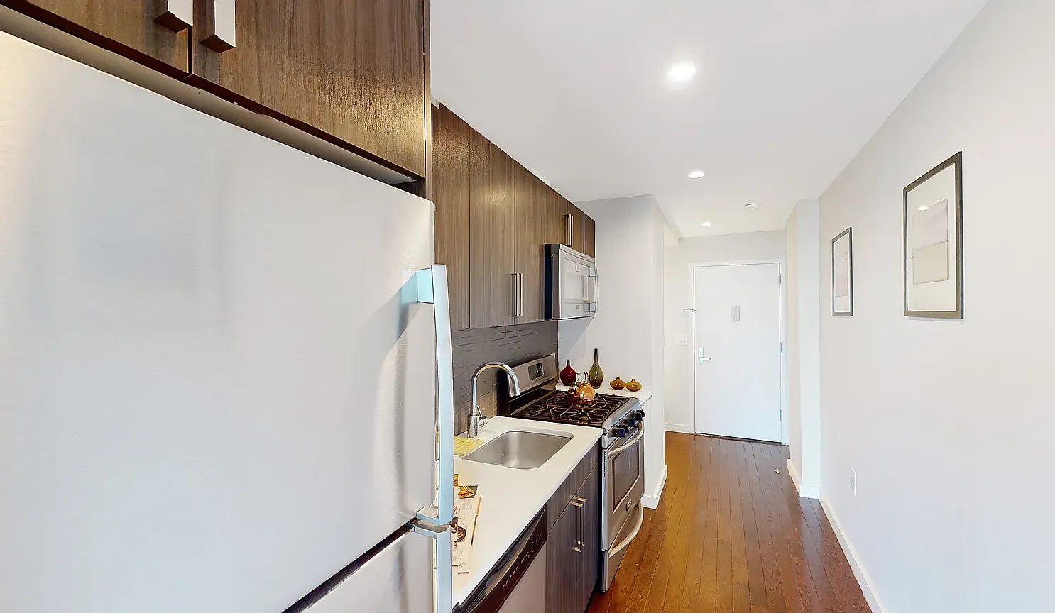 12-15 Broadway — Photo 3