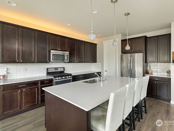 4th image of 2415 NE Boulderstone Court