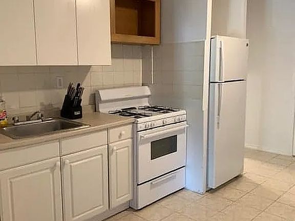 4th image of 2057 47th St APT 2