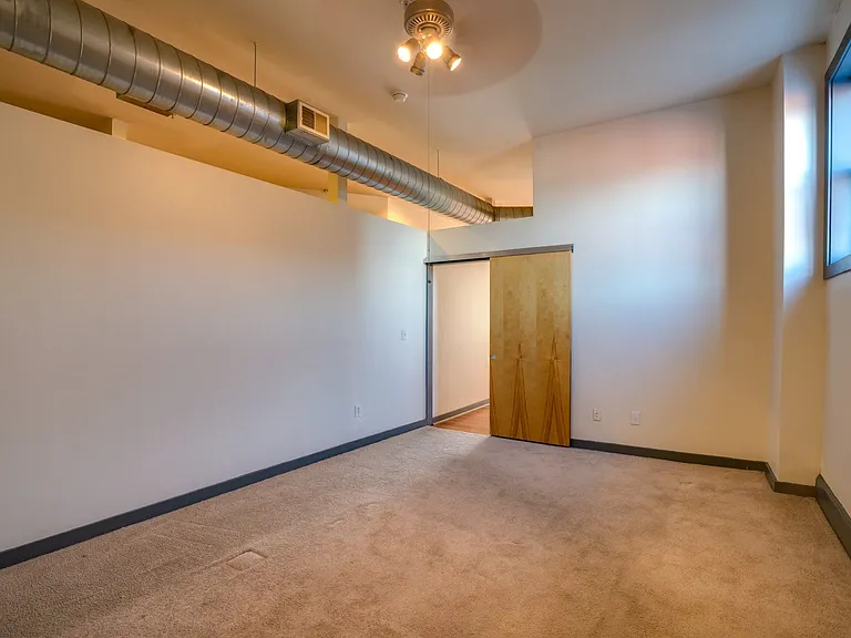 913 Monmouth St #2A — Photo 16