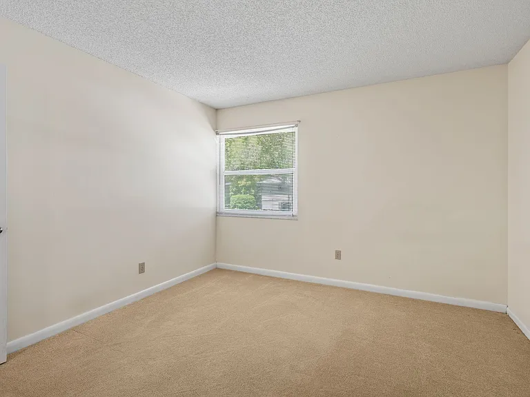 54 Veronese Ct — Photo 16