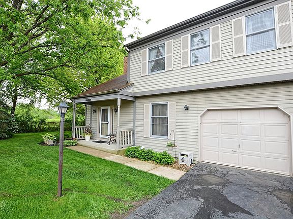 2nd image of 11609 Daniel Ln #33