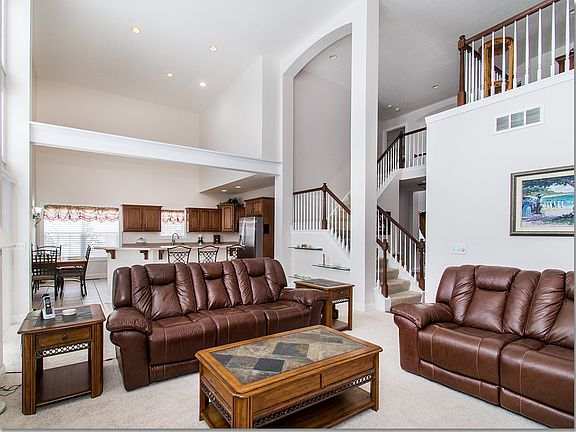 4th image of 1684 McCausland Dr