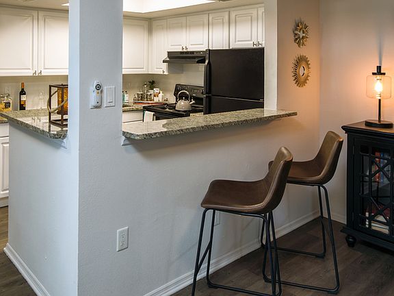 2nd image of 4800 S West Shore Blvd APT 0104