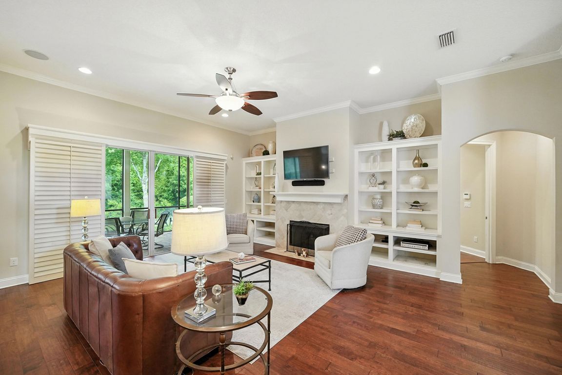 next background image