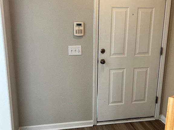 3rd image of 4215 Williamsbrook Ln #B
