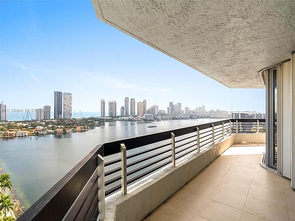 3rd image of 3530 Mystic Pointe Dr APT 2515