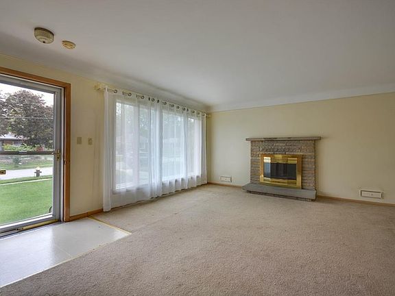 3rd image of 2666 Dale Ave