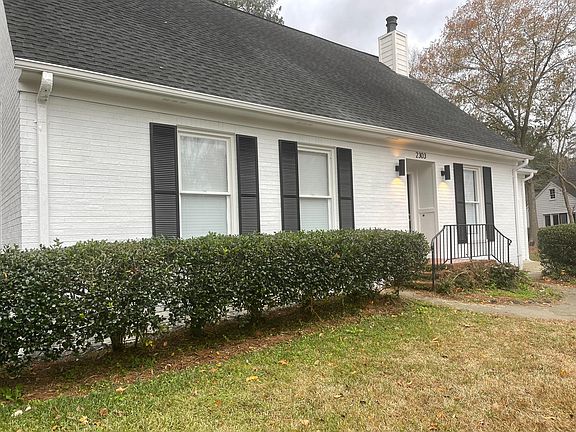 4th image of 2303 Willow Creek Ct E