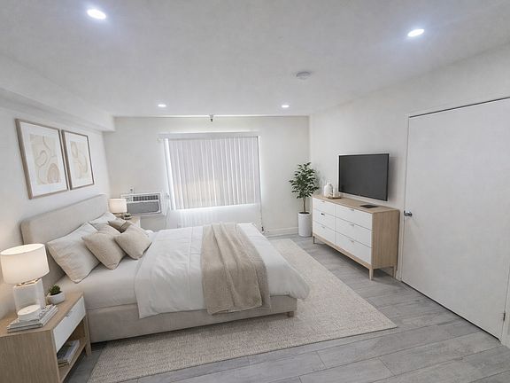 2nd image of 843 S Ardmore Ave APT 102