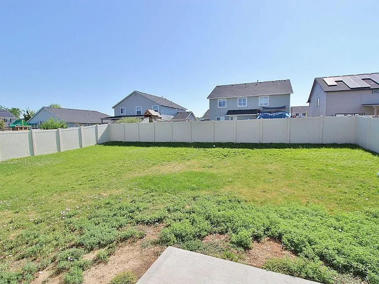 1642 N Pewter Ave — Photo 21