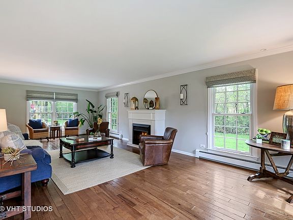 2nd image of 586 Meadowood Dr