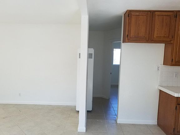 3rd image of 538 Jellick Ave