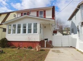 914 W Blancke St, Linden, NJ 07036