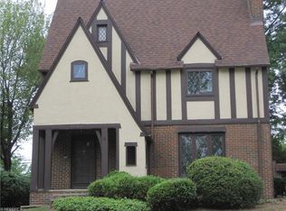 2516 Ashurst Rd, University Heights, OH 44118