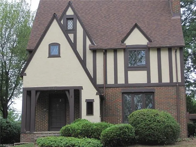 2516 Ashurst Rd photo 1