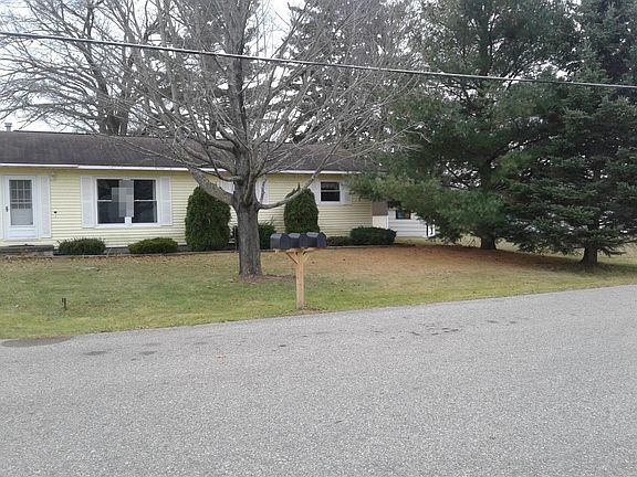 3rd image of 906 E Westover St