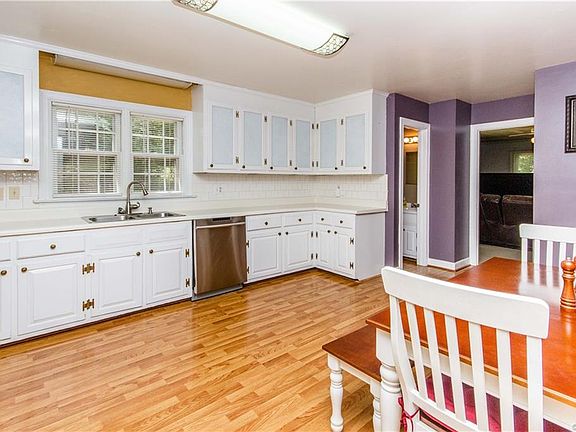 4th image of 11757 Dewberry Ln