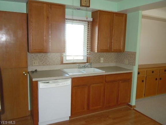 3rd image of 3130 Jeanne Dr