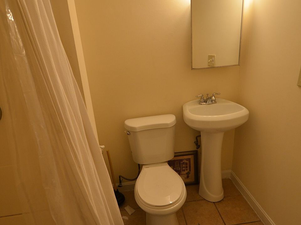 1st image of 69 Gainsborough St APT 8A