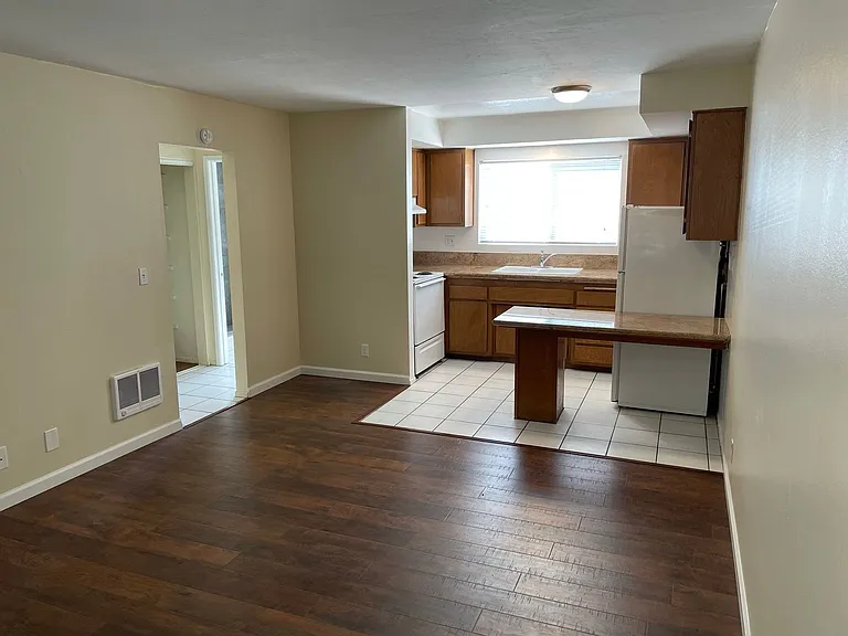 399 Ellwood Beach Dr — Photo 5