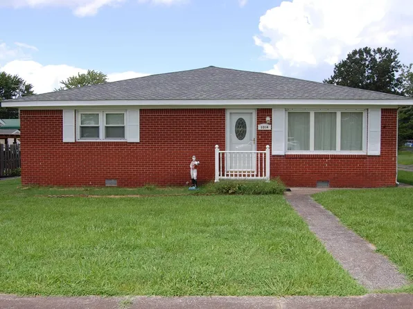 1054 Richard Burnley Ave, Kevil, KY 42053