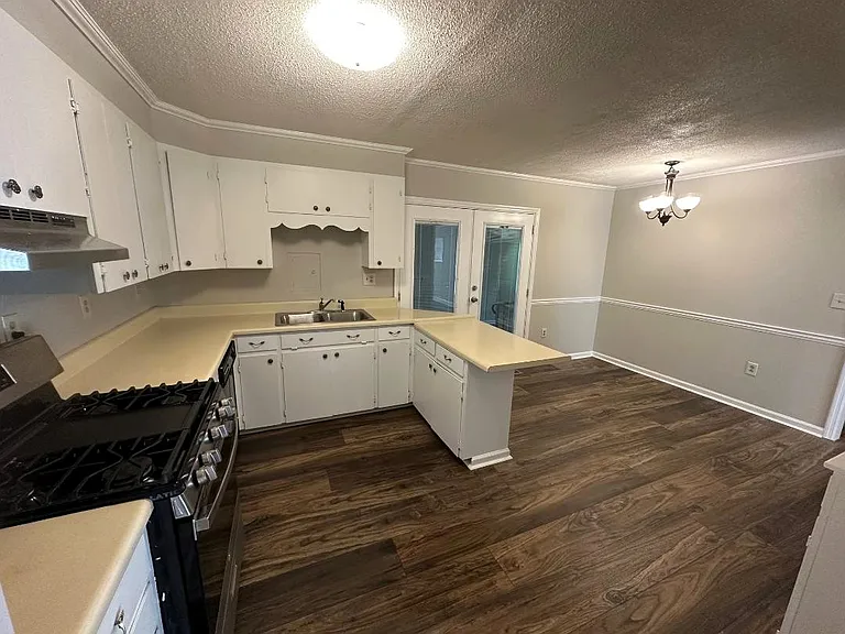 396 Spring Valley Dr SW — Photo 5
