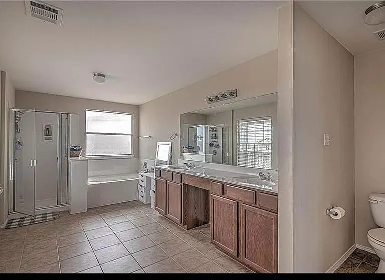 708 Constellation Dr — Photo 6