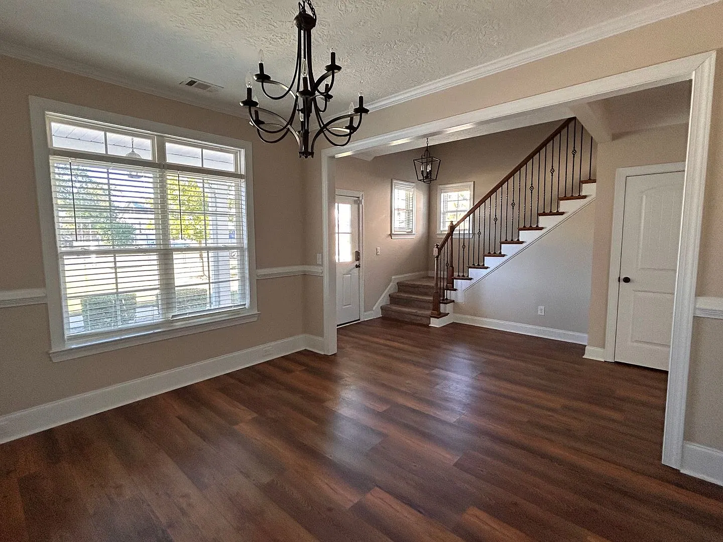 434 Vaughn Road - Great Location — Photo 4