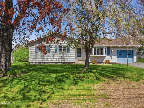 22 Quirico Dr, Pittsfield, MA 01201