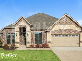 1572 Country Crest Dr, Waxahachie, TX 75165