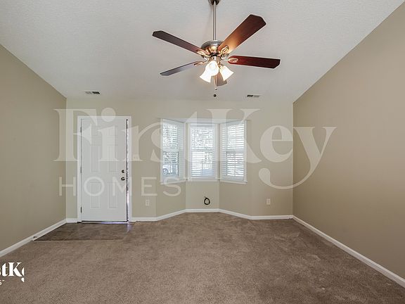 4th image of 3204 Faircroft Way