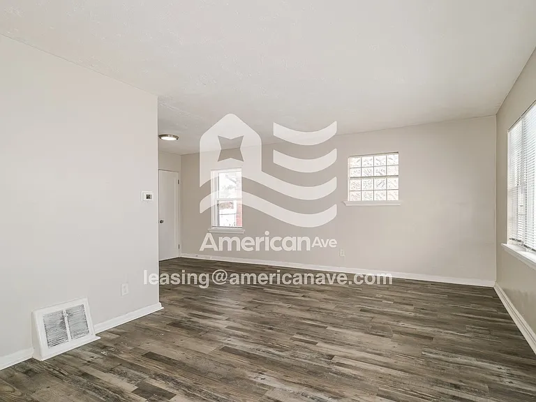 849916_003_living_room_14266256.jpg