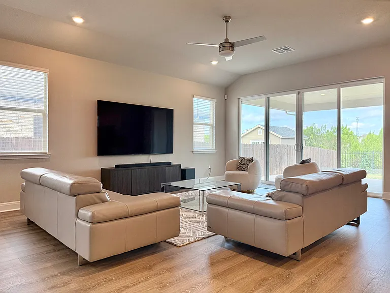 17712 Gilberto Dr — Photo 2
