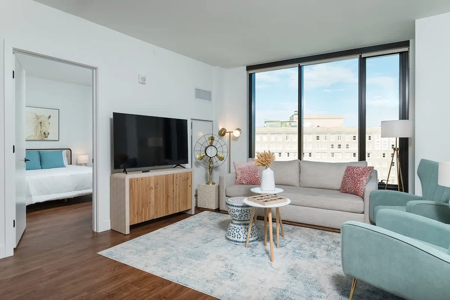 2 bed, 2.0 bath, 990 sqft, $7,228 — Photo 4