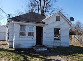 506 E John St, Christopher, IL 62822