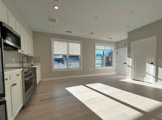 199 Green St #3, Jamaica Plain, MA 02130