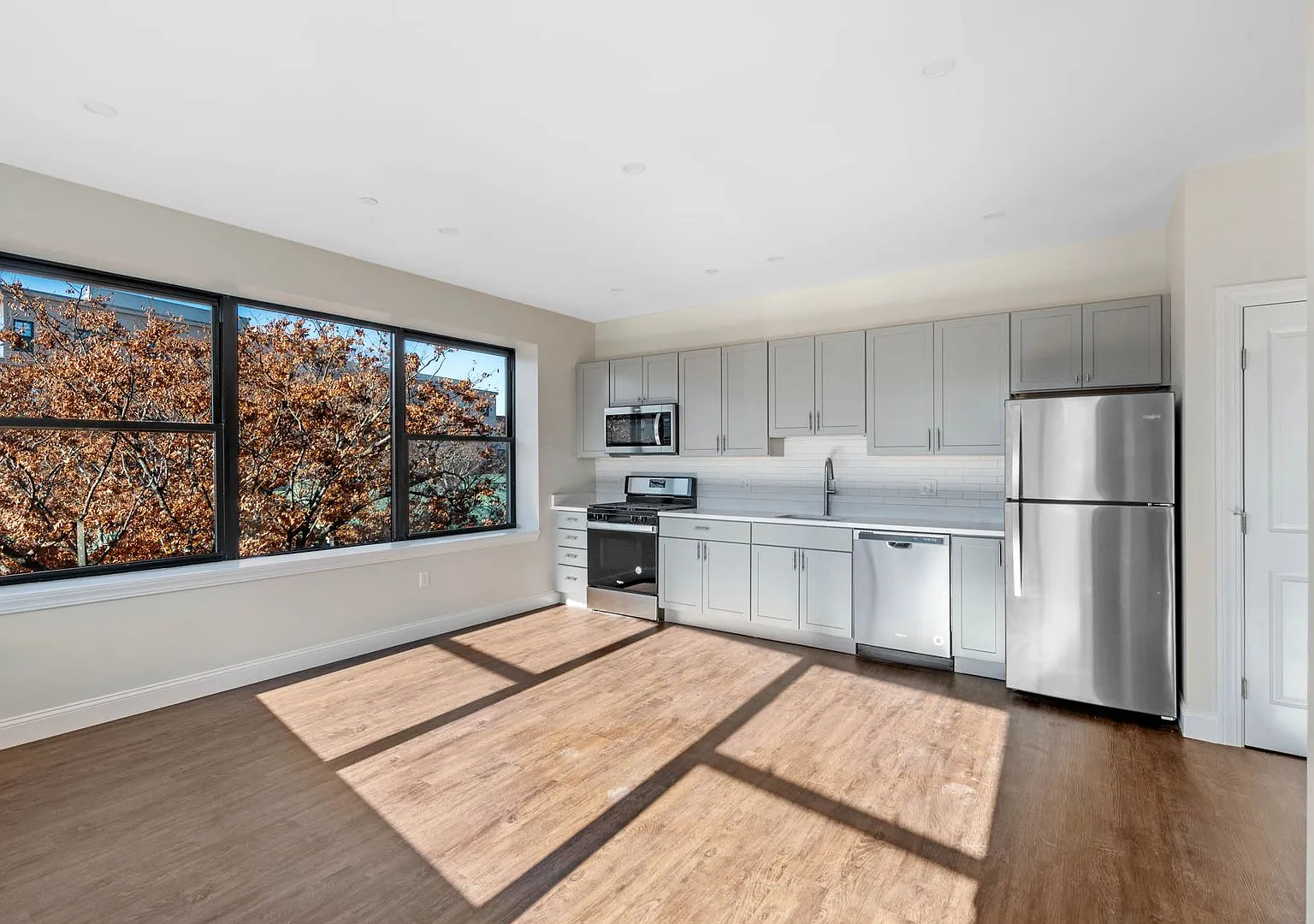 18 New Derby St — Photo 2
