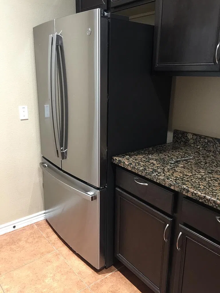 3 bed, 2.0 bath, 1311 sqft, $2,000 — Photo 3
