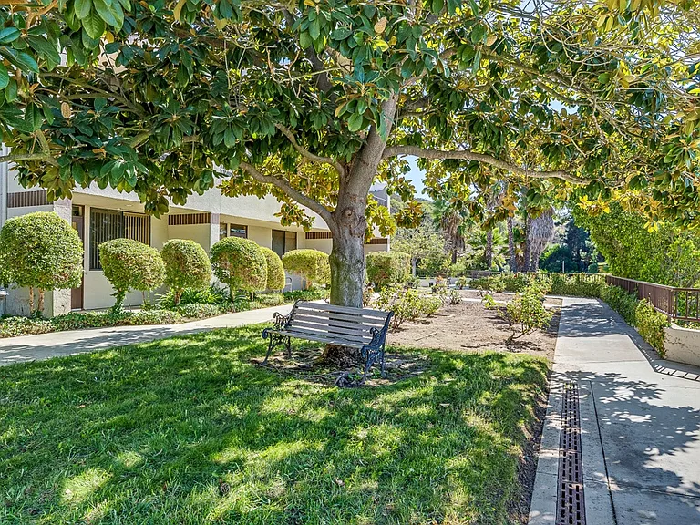 Legacy Hills at Poway 55+ — Photo 10
