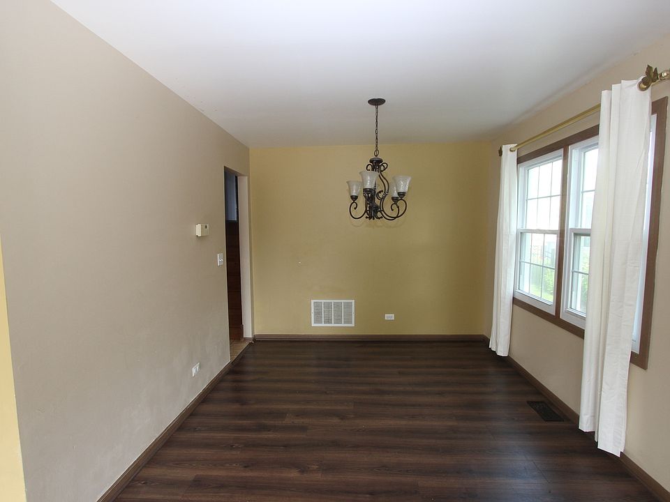 2851 Brisbane Dr, Lake In The Hills, IL 60156 Zillow